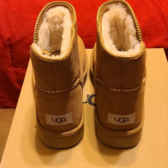 Women UGG Mini Florence Boots - Picture 3 of 6